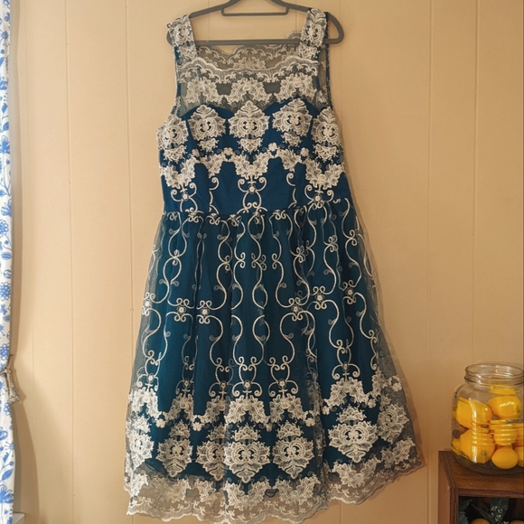 NWT Chi Chi London Gorgeous Teal Retro Party Prom Dress 16 - Picture 1 of 12